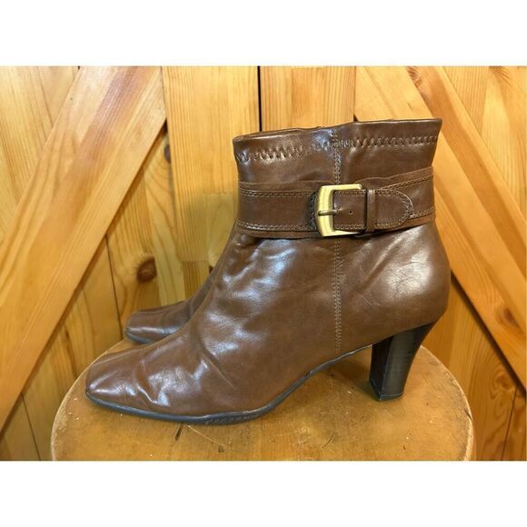 A2 by Aerosoles "Cinch of Luck" Brown Buckle Zip Sides Ankle Boots Size 10.5B - Picture 1 of 8